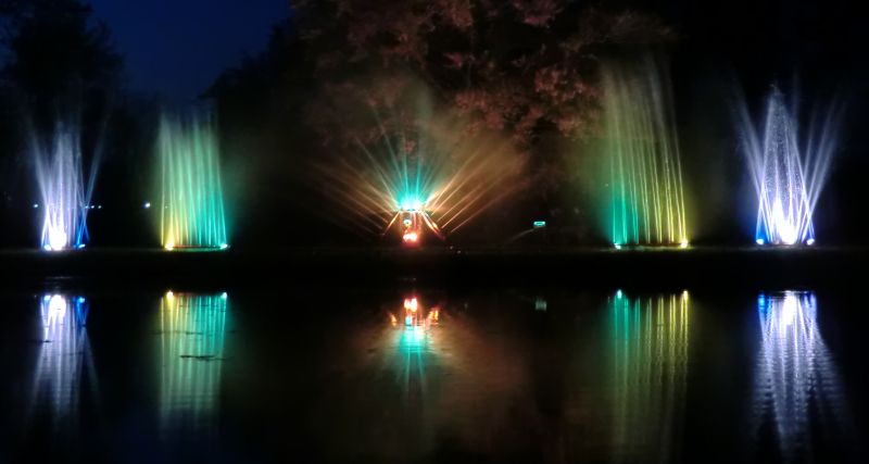 Wasserorgel des Feuewehr-Verein Bad Doberan zu Ostern am Bad Doberaner Münster